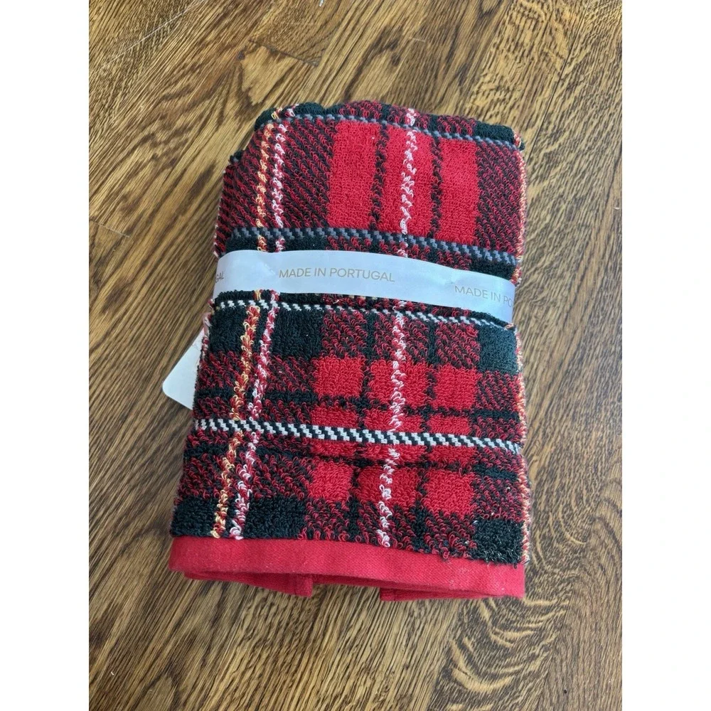 Christmas Hand Towels Made In Portugal Red Plaid NWT‎ Set Of 2